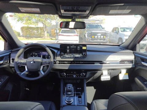 2025 Mitsubishi Outlander PHEV SEL Black Edition