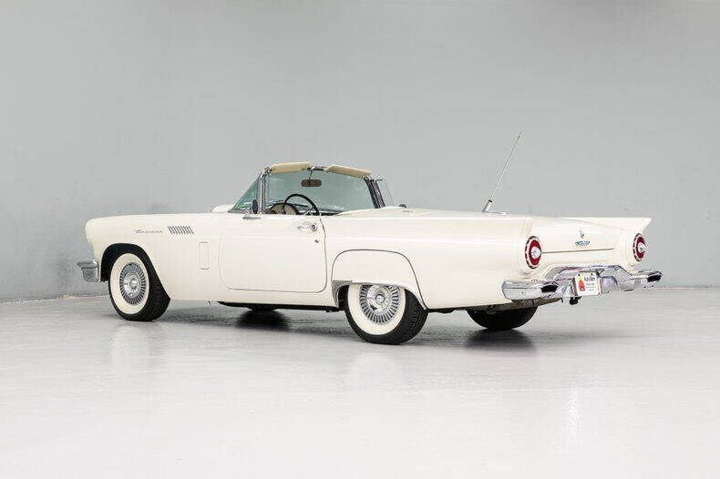 1957 Ford Thunderbird