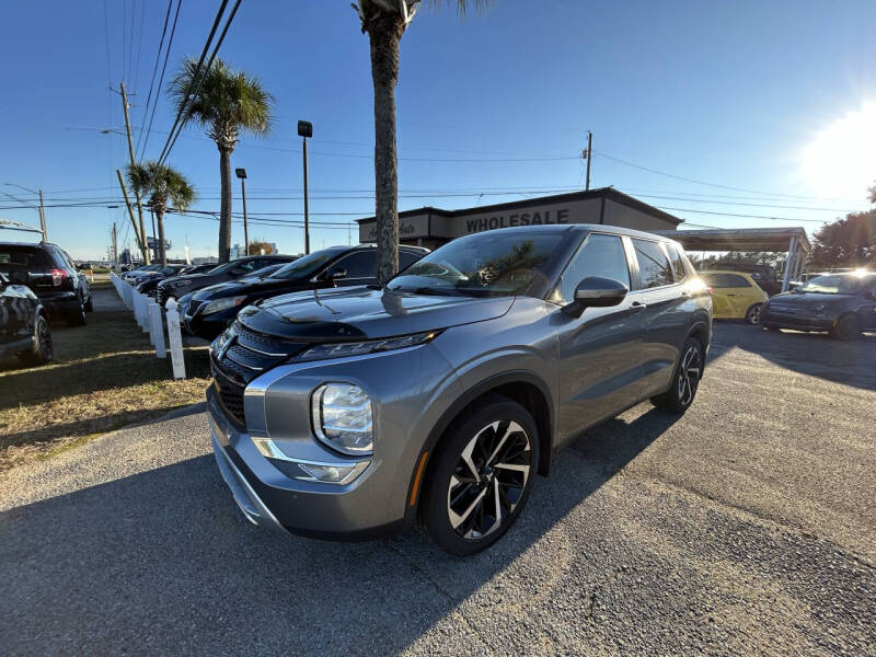 2022 Mitsubishi Outlander SE's photo