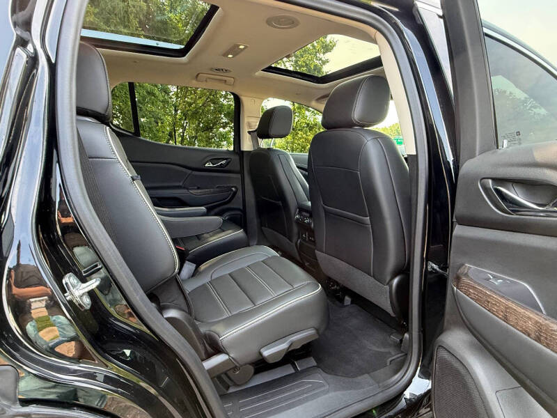 2022 GMC Acadia Denali