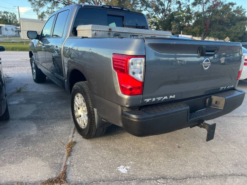 2018 Nissan Titan SV photo 4