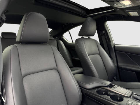 2023 Lexus IS 300