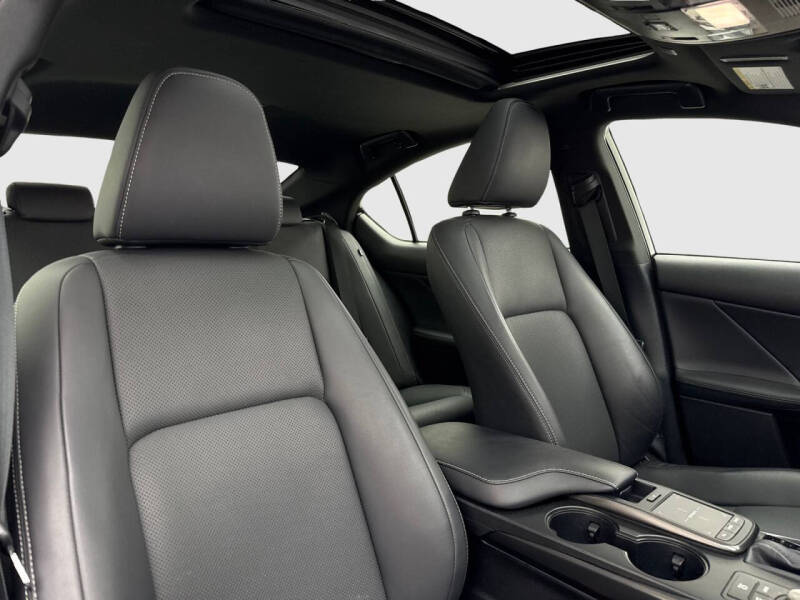 2023 Lexus IS 300