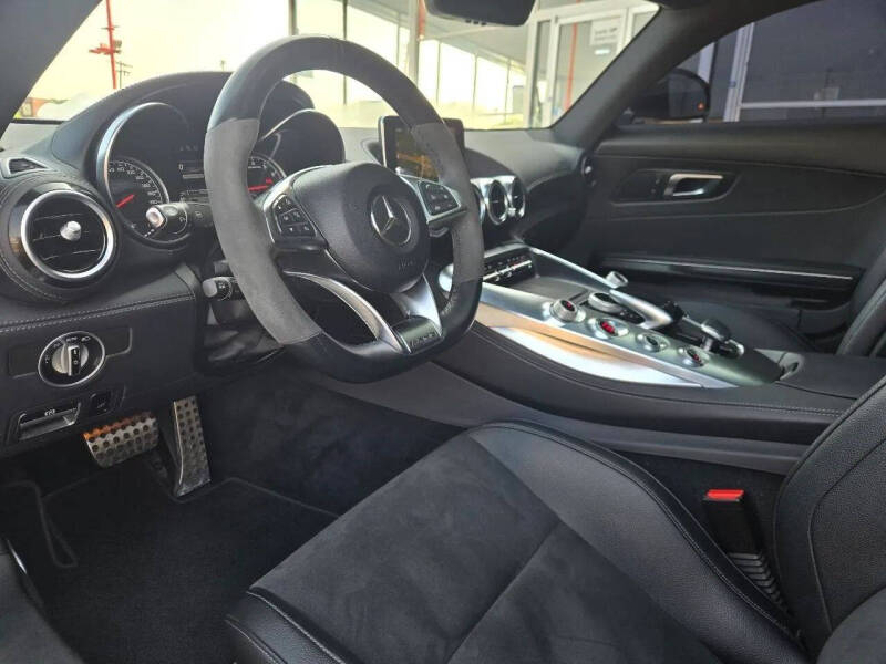 2017 Mercedes-Benz AMG GT