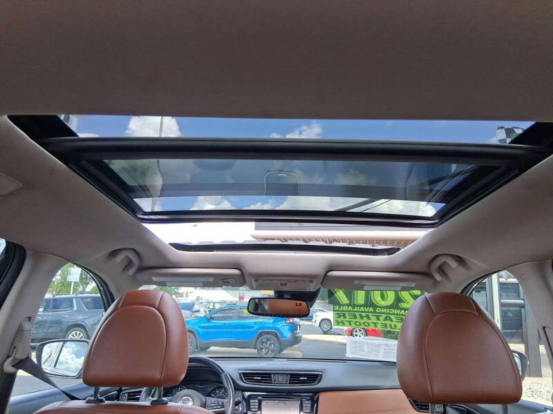 2017 Nissan Rogue SL