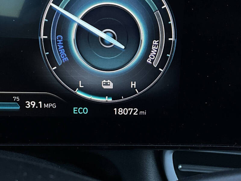 2025 Hyundai Elantra Hybrid Limited