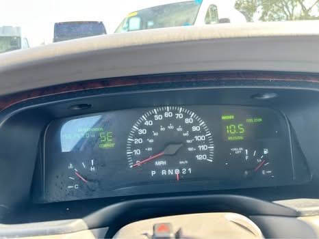 2001 Lincoln Town Car Cartier L