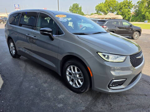 2025 Chrysler Pacifica Select