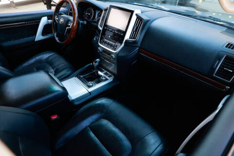 2017 Toyota Land Cruiser