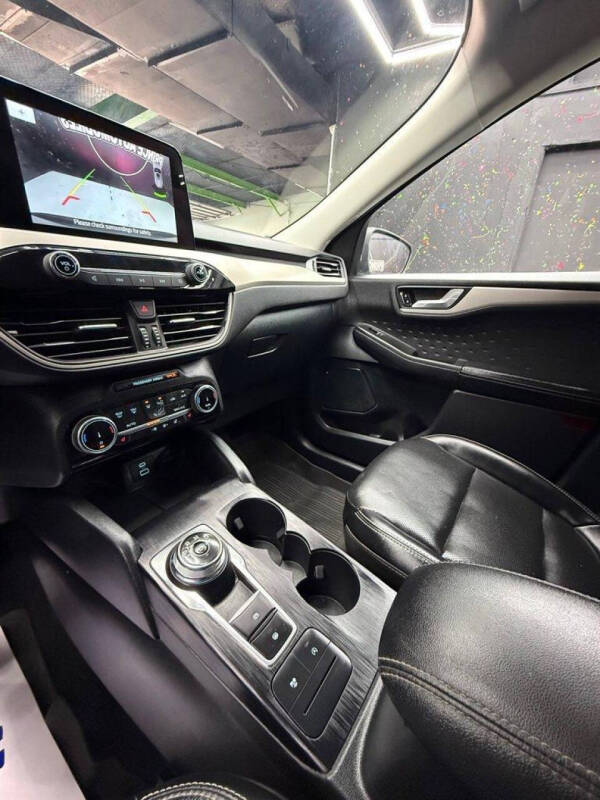 2022 Ford Escape SEL