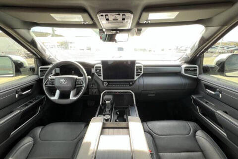 2025 Toyota Tundra Platinum HV