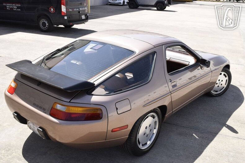 1988 Porsche 928 S4