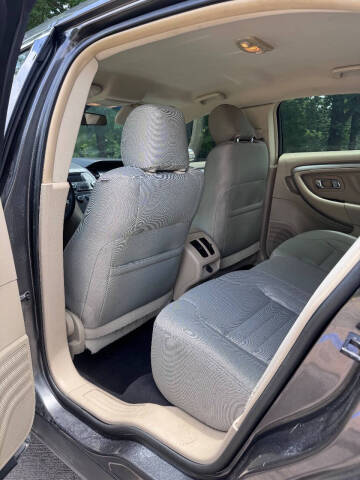 2018 Ford Taurus SE