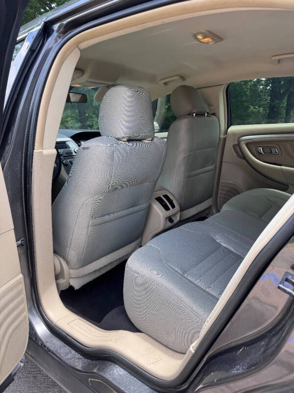 2018 Ford Taurus SE