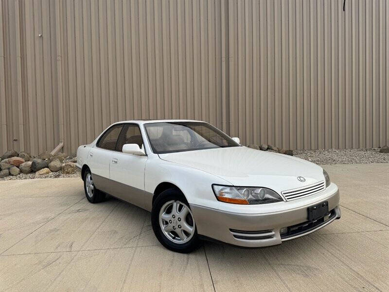 1995 Lexus ES null photo 2