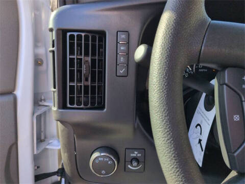 2025 Chevrolet Express 2500