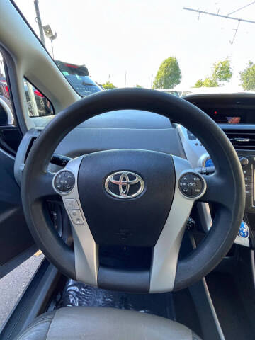 2012 Toyota Prius v Three