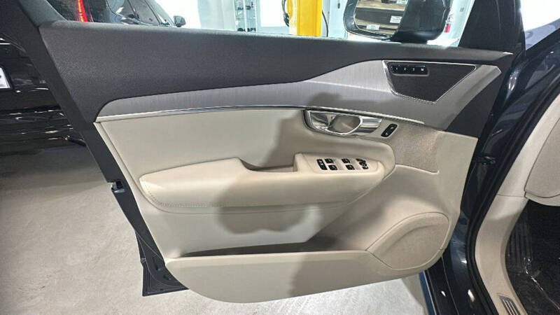 2025 Volvo XC90 B5 Core Bright Theme