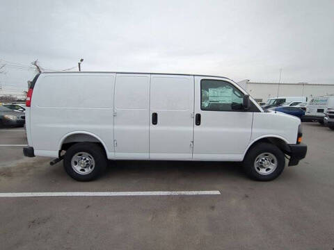 2025 Chevrolet Express 2500
