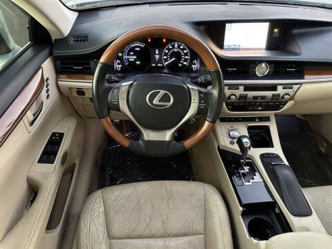 2013 Lexus ES 300h