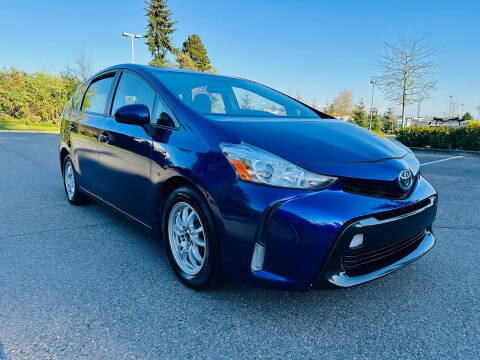 2016 Toyota Prius v Three