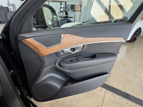 2024 Volvo XC90 B6 Core Bright Theme