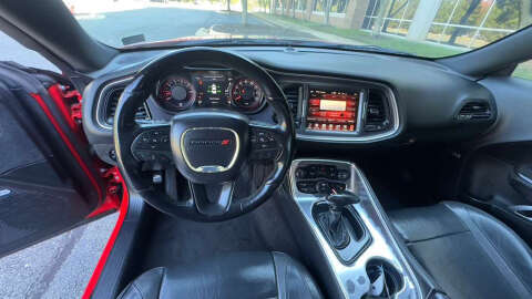 2016 Dodge Challenger SXT Plus