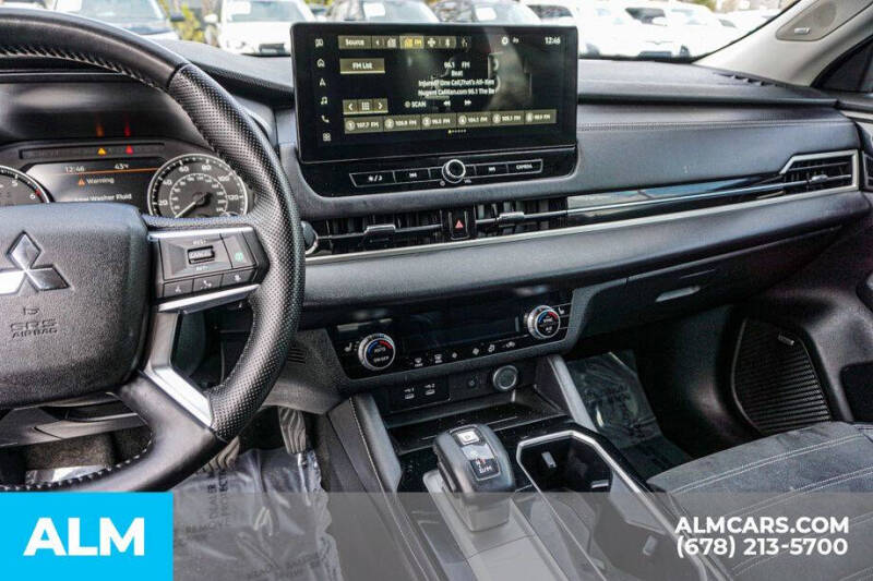 2025 Mitsubishi Outlander SE