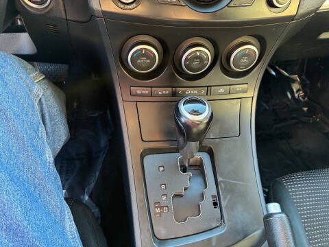 2013 Mazda MAZDA3 i Touring