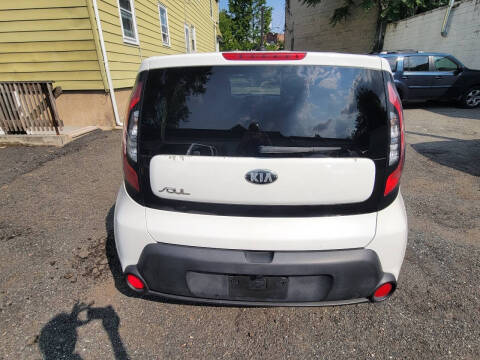 2015 Kia Soul +