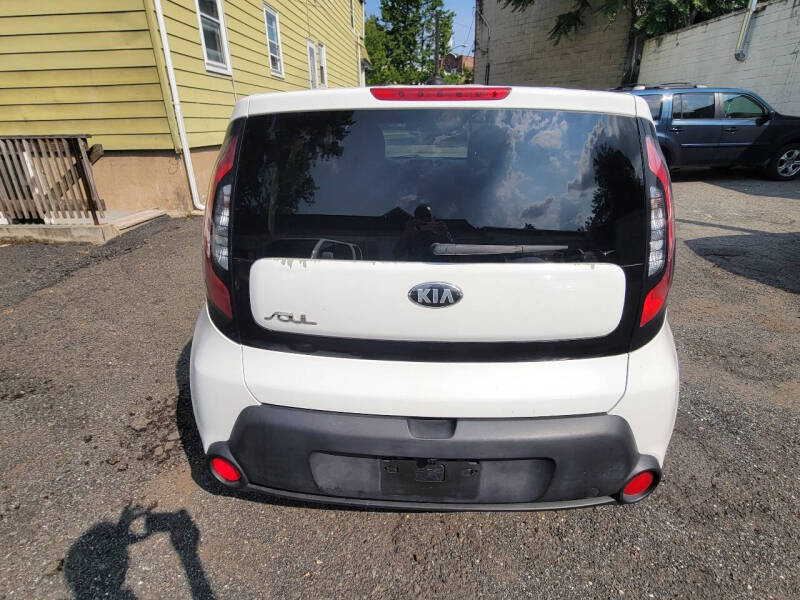 2015 Kia Soul +