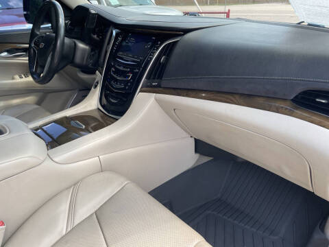 2018 Cadillac Escalade ESV Luxury