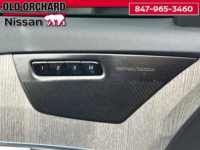 2023 Volvo XC90 Recharge T8 Plus Dark Theme