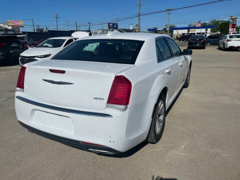 2015 Chrysler 300 Limited