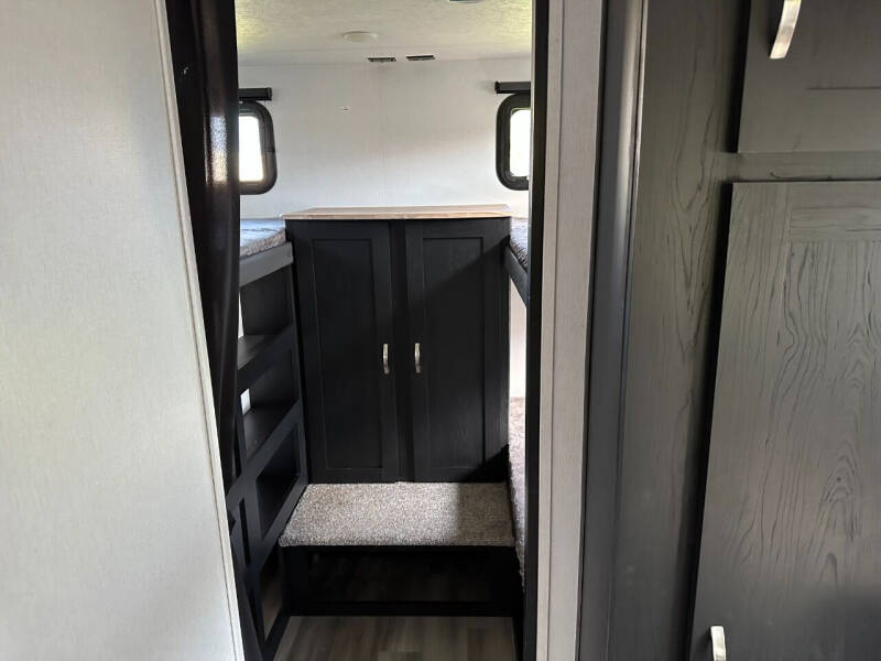 2022 Coachmen RV Freedom Express