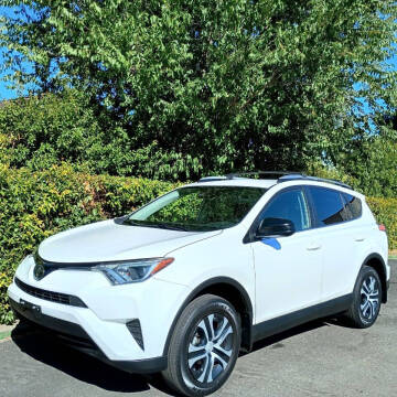 2018 Toyota RAV4 for sale at California Diversified Venture in Livermore CA
