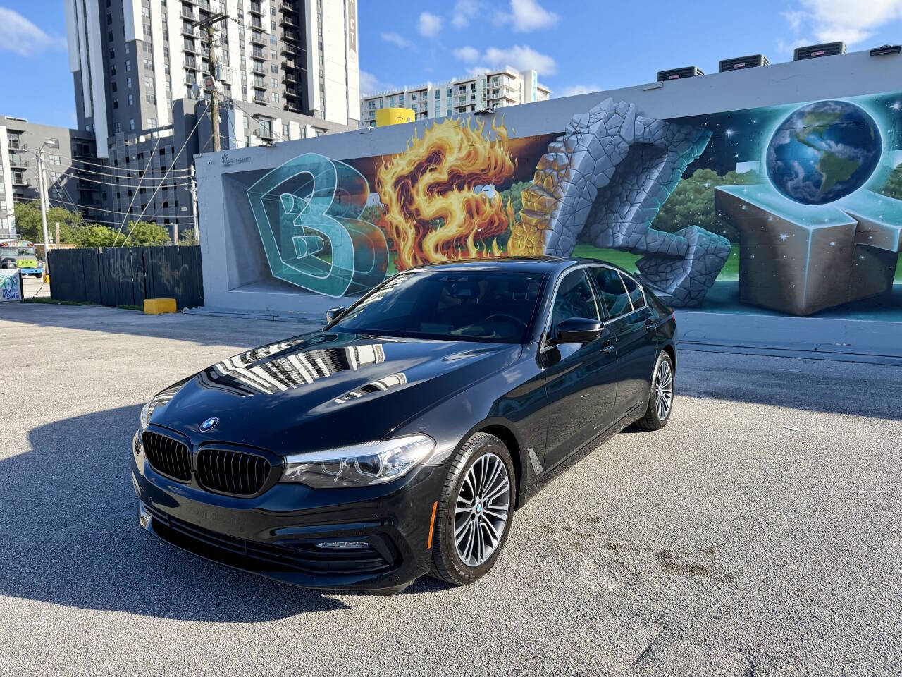 2018 BMW 5 Series 530i 4dr Sedan's photo