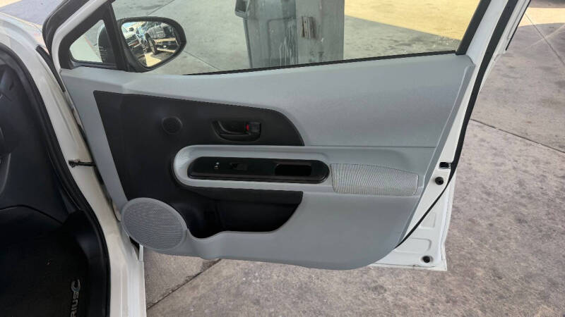 2012 Toyota Prius c Four