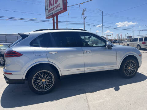 2017 Porsche Cayenne Platinum Edition
