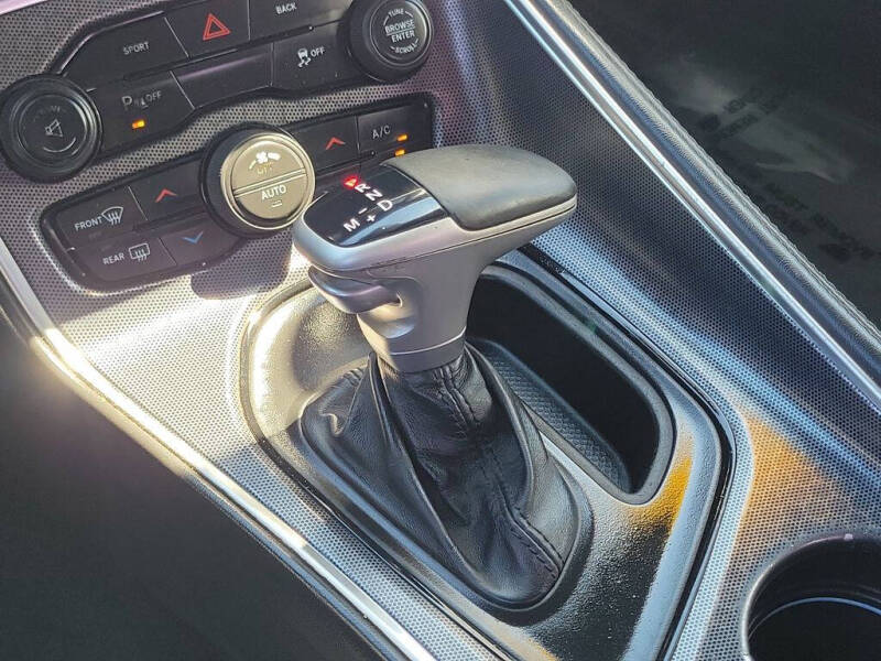 2015 Dodge Challenger SXT Plus