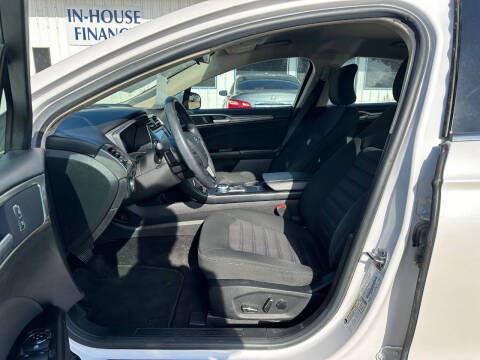 2017 Ford Fusion SE