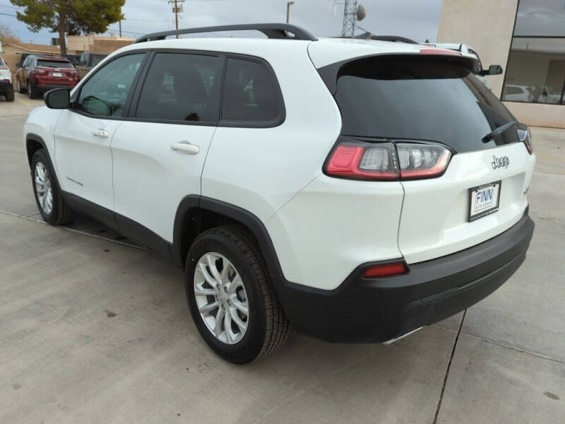 2022 Jeep Cherokee Latitude Lux photo 5