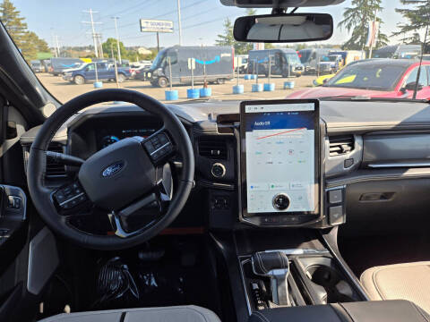 2025 Ford F-150 Lightning Platinum