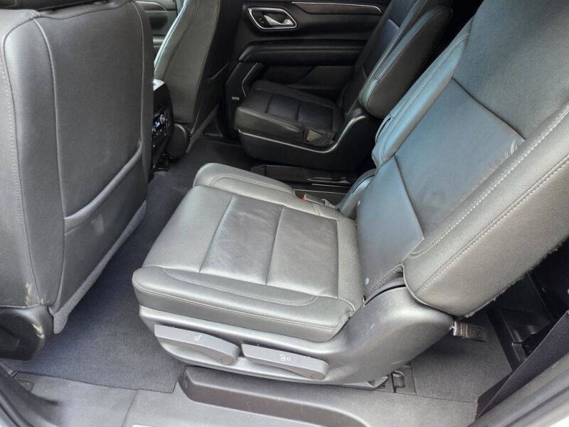 2023 Chevrolet Suburban LT