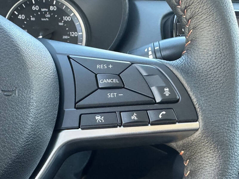 2025 Nissan Versa SR