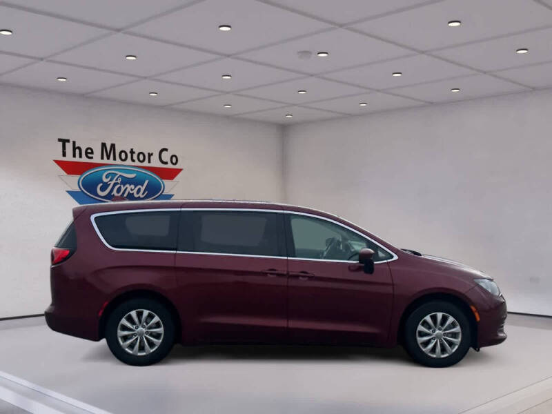 2017 Chrysler Pacifica Touring