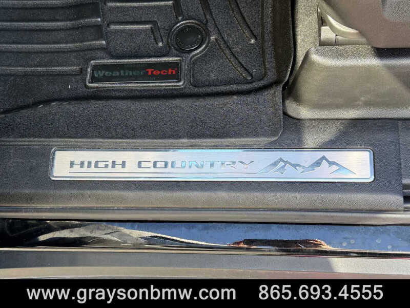 2021 Chevrolet Suburban High Country