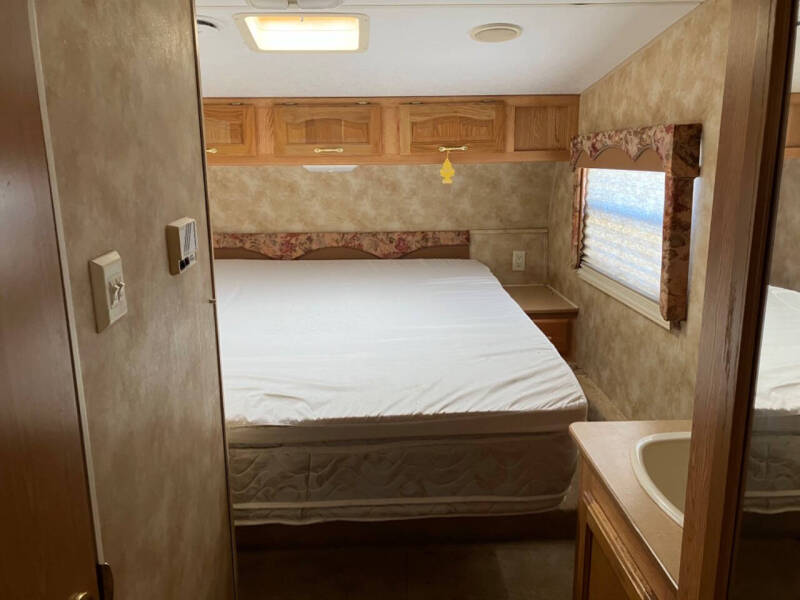 2003 Keystone RV Laredo