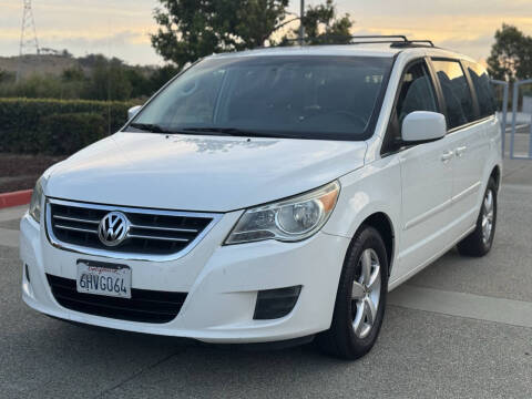 2011 Volkswagen Routan SE