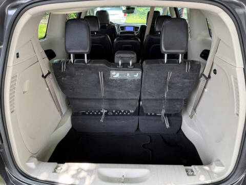 2017 Chrysler Pacifica Touring-L Plus